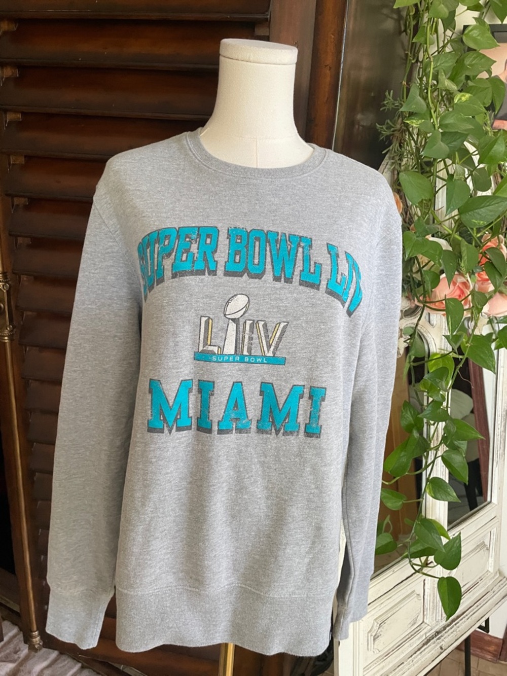 Super Bowl LIV MIAMI Sweatshirt Medium Faded 47 brand